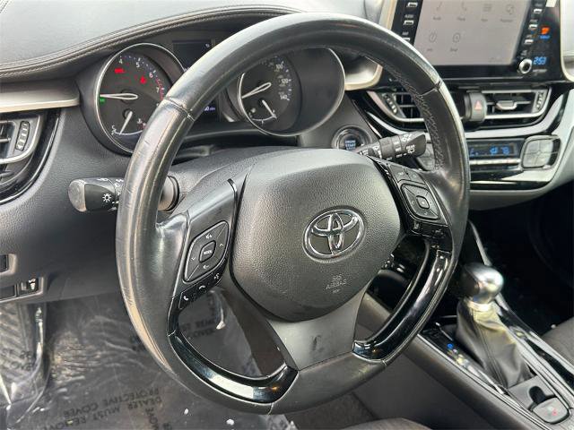 Used 2019 Toyota C-HR XLE image 16