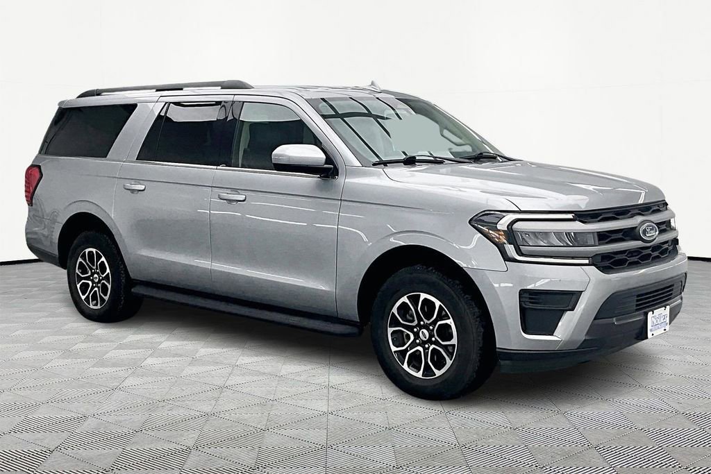 Certified 2024 Ford Expedition Max XLT image 5