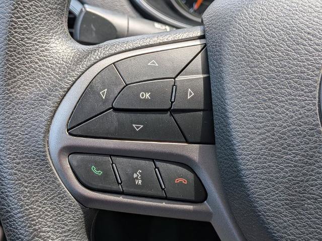 Used 2019 Jeep Cherokee Latitude w/ Popular Appearance Group FWD image 24