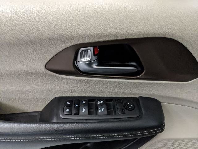 Used 2023 Chrysler Voyager LX FWD image 16