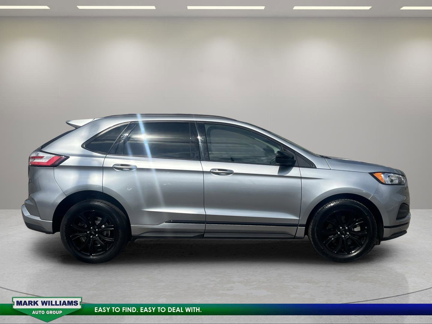 Certified 2022 Ford Edge SE w/ Black Appearance Package AWD/4WD image 2