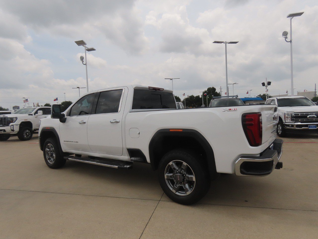 Used 2025 GMC Sierra 2500 SLT w/ Texas SLT Premium Package AWD/4WD image 16