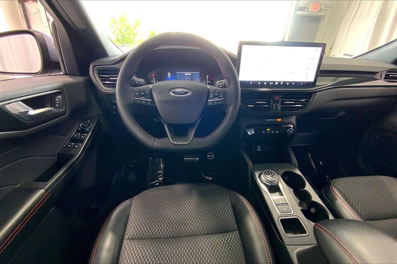 Certified 2023 Ford Escape ST-Line w/ Tech Pack #1 FWD image 4