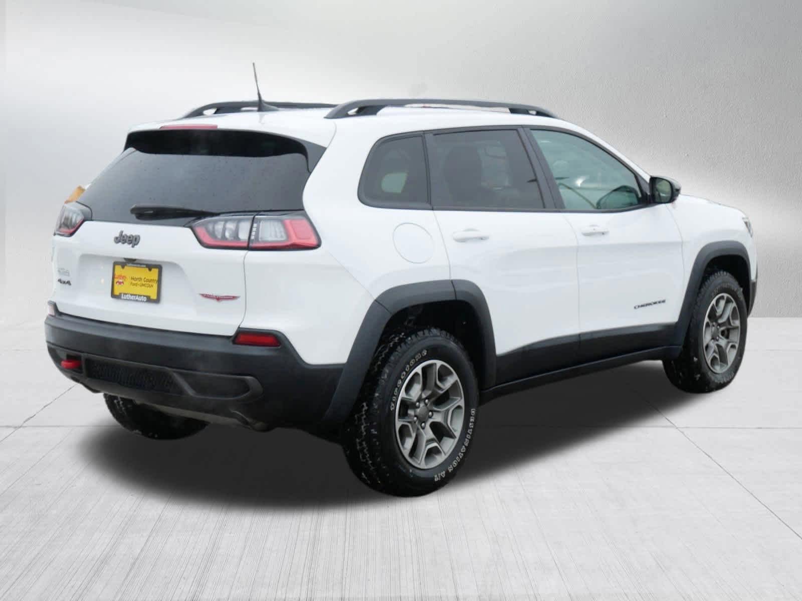 Used 2022 Jeep Cherokee Trailhawk image 10