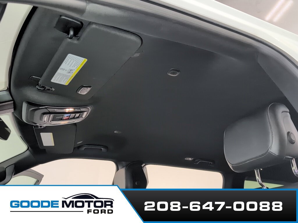 Used 2024 Jeep Wagoneer L Series II AWD/4WD image 18