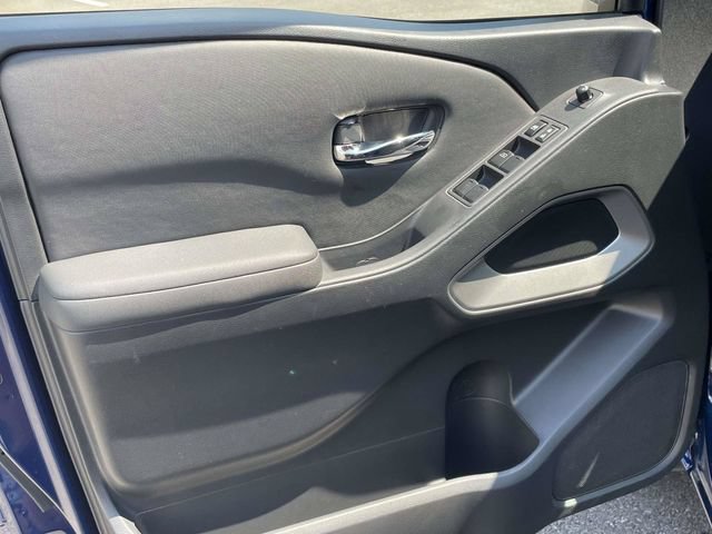 Used 2022 Nissan Frontier SV AWD/4WD image 8