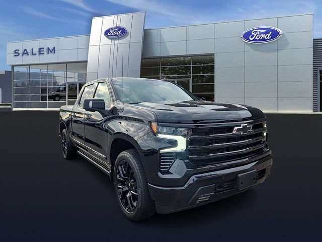 Used 2025 Chevrolet Silverado 1500 High Country w/ Midnight Edition AWD/4WD image 1