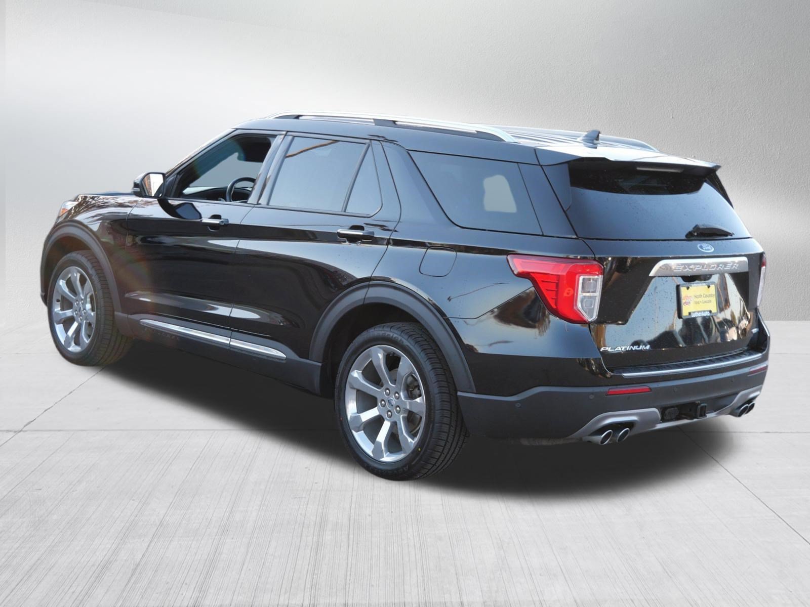 Certified 2020 Ford Explorer Platinum w/ Premium Technology Package AWD/4WD image 5