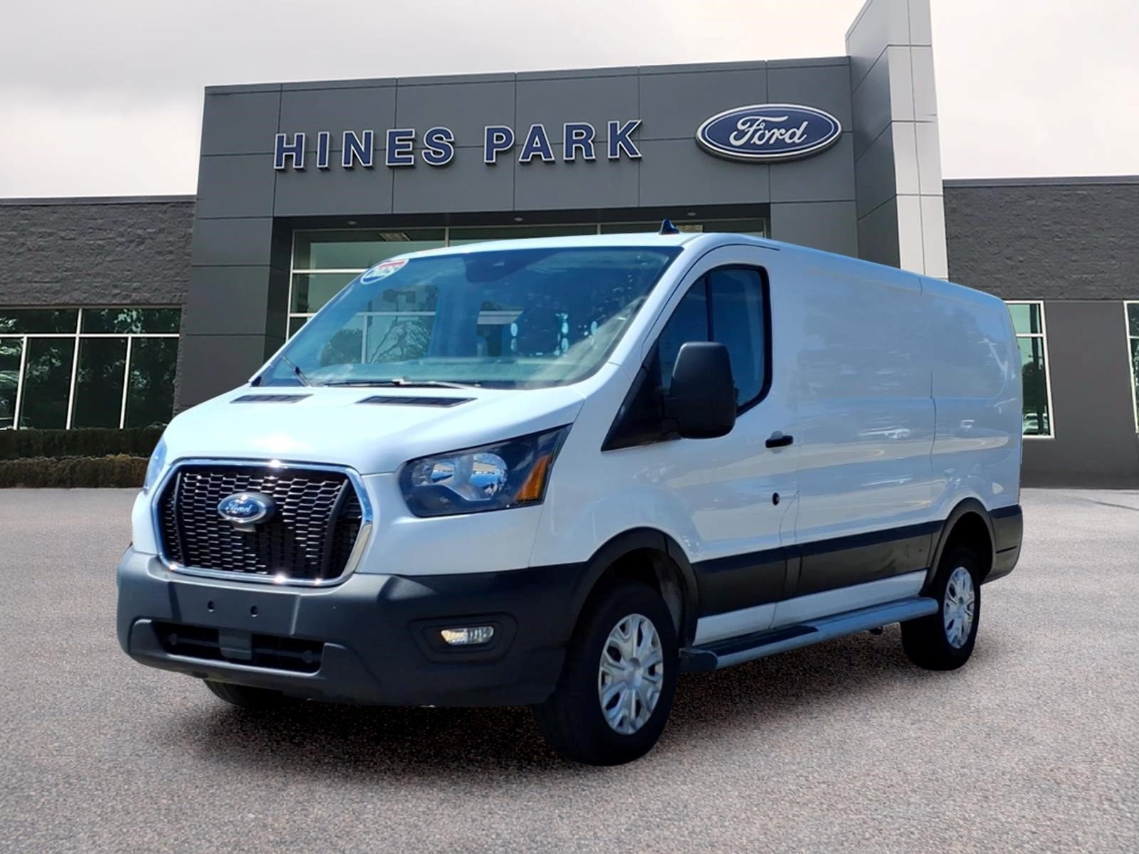 Certified 2025 Ford Transit 250 Low Roof w/ Exterior Upgrade Package RWD image 3