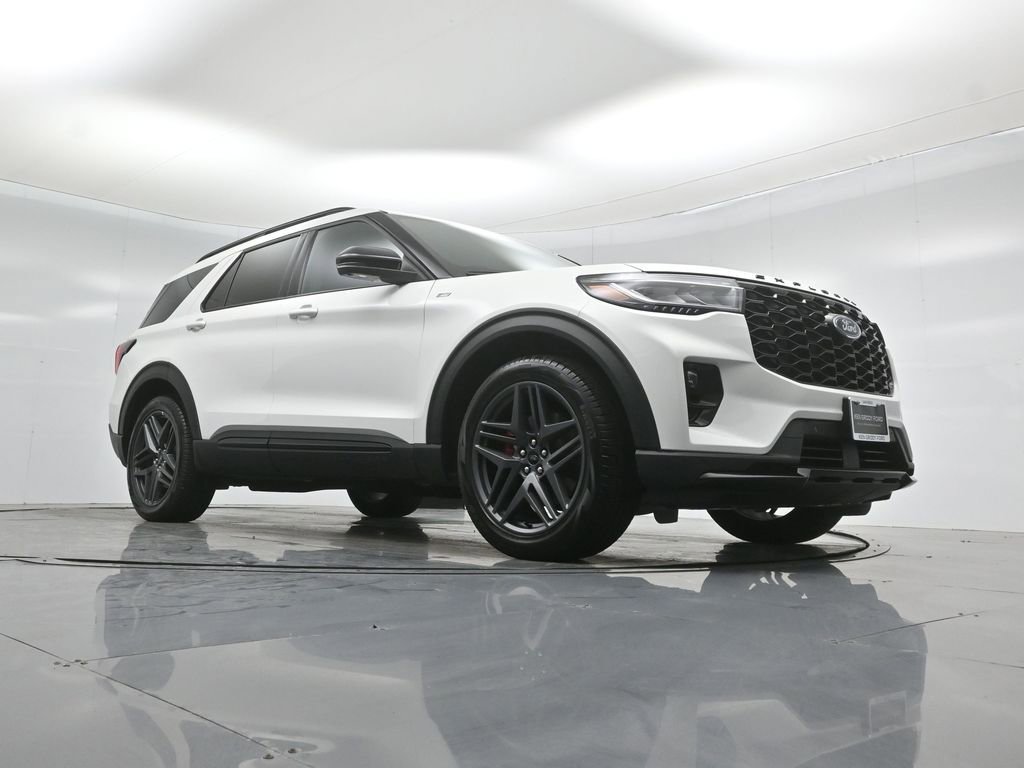 Certified 2025 Ford Explorer ST-Line w/ Premium Package image 50