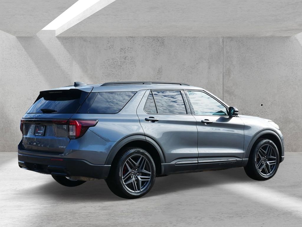 Certified 2025 Ford Explorer ST-Line w/ ST-Line Street Pack AWD/4WD image 3