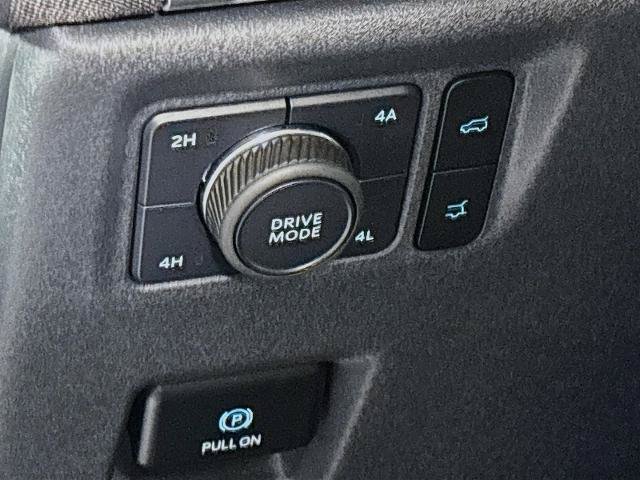 Certified 2025 Ford Expedition Active AWD/4WD image 10