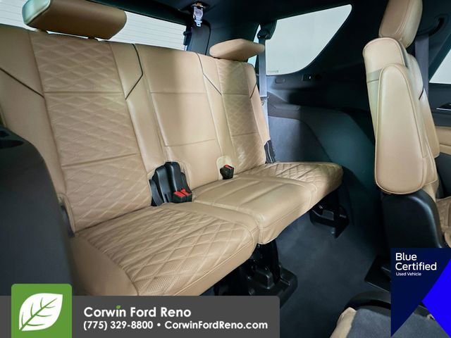 Used 2022 Cadillac Escalade Premium Luxury AWD/4WD image 32