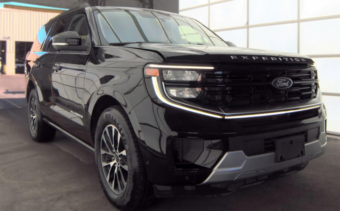 Certified 2025 Ford Expedition Platinum AWD/4WD image 10
