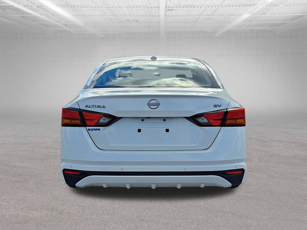 Used 2024 Nissan Altima 2.5 SV FWD image 7