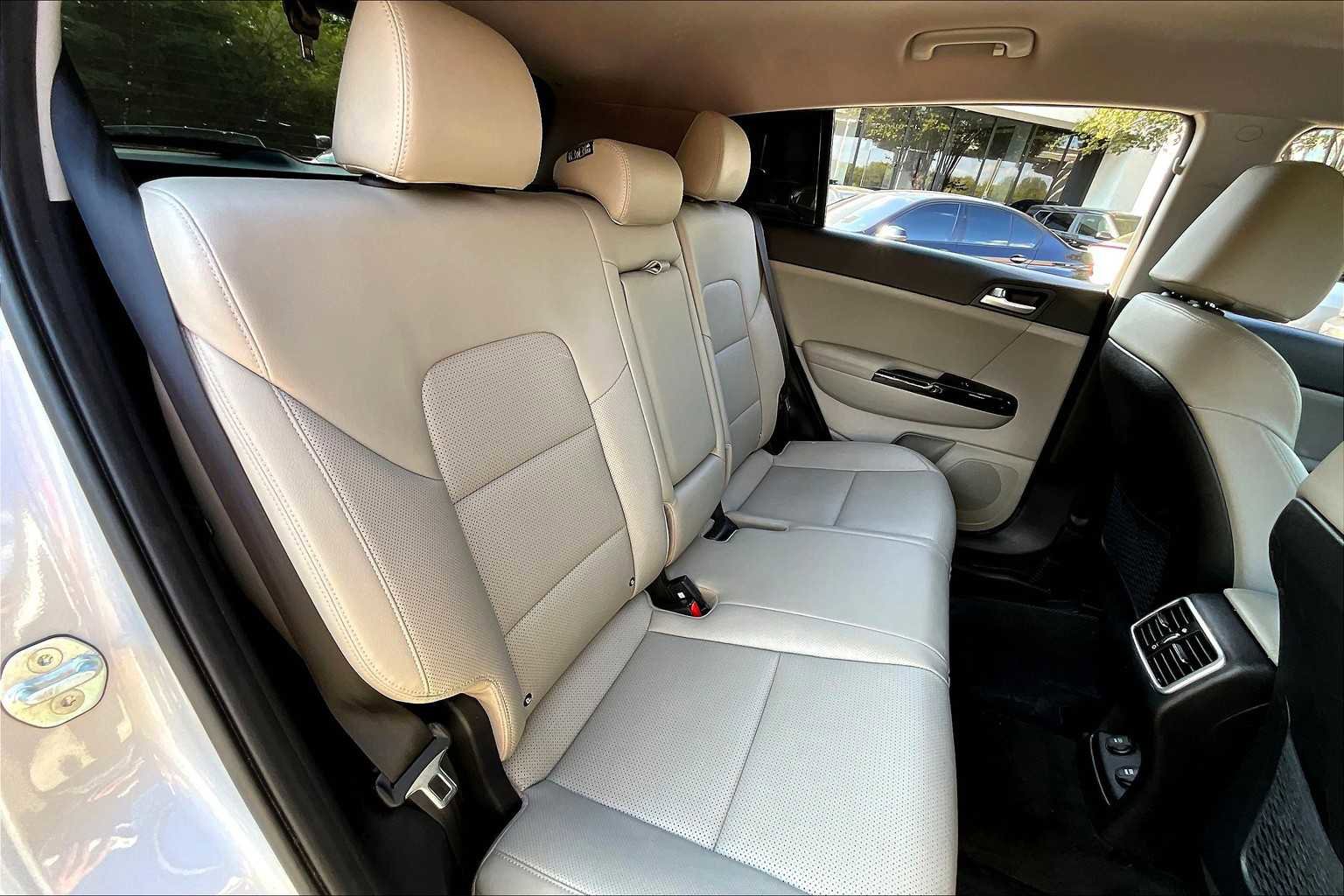 Used 2020 Kia Sportage EX image 35