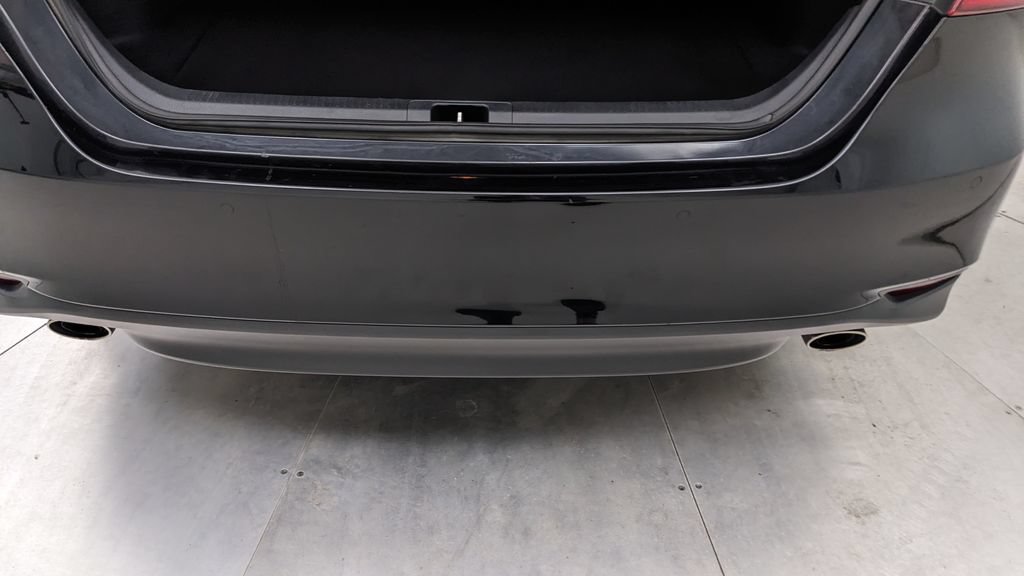 Used 2018 Toyota Camry XLE FWD image 6