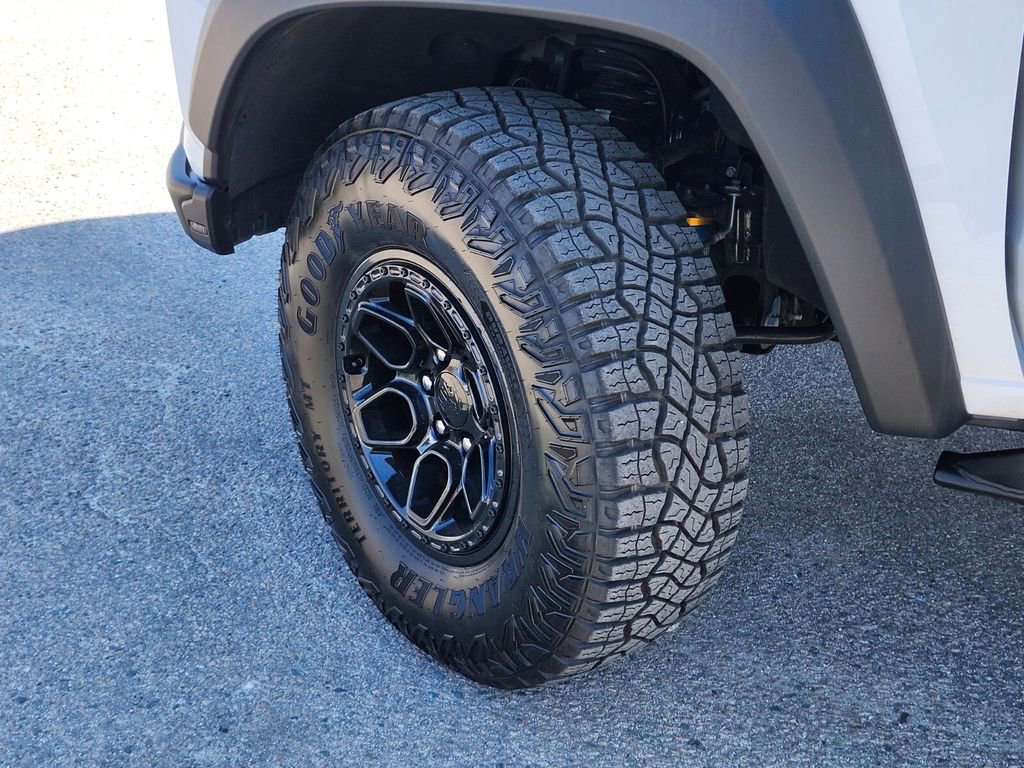 Used 2025 Chevrolet Colorado ZR2 w/ ZR2 Bison Edition AWD/4WD image 33