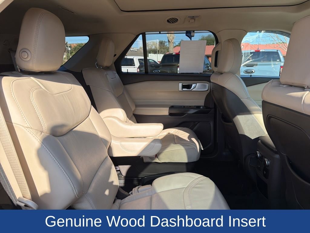 Certified 2020 Ford Explorer Platinum w/ Premium Technology Package image 29