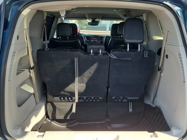 Used 2022 Chrysler Pacifica Touring-L FWD image 7