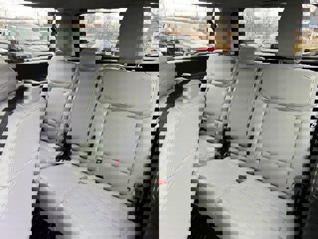 Certified 2025 Ford Expedition Max Platinum image 25