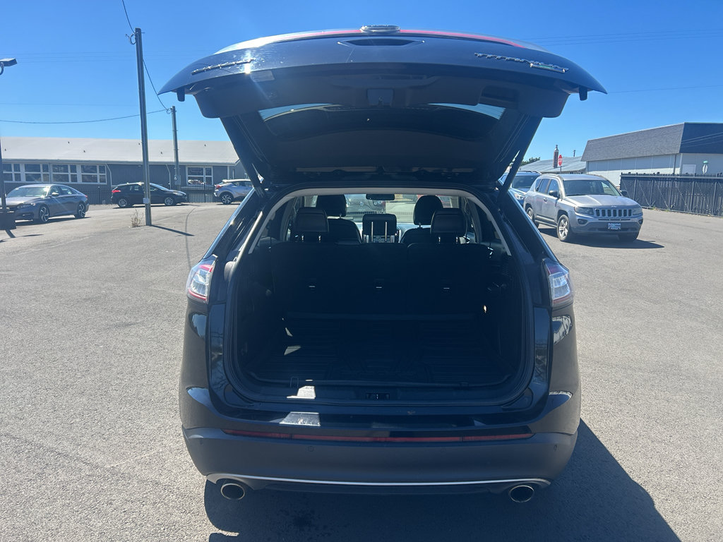 Certified 2018 Ford Edge Titanium w/ Ford Safe & Smart Package AWD/4WD image 32