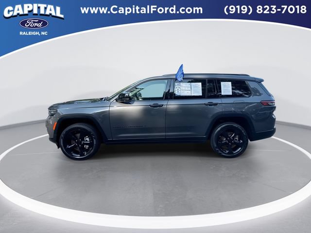Used 2025 Jeep Grand Cherokee L Limited w/ Black Appearance Package AWD/4WD image 5