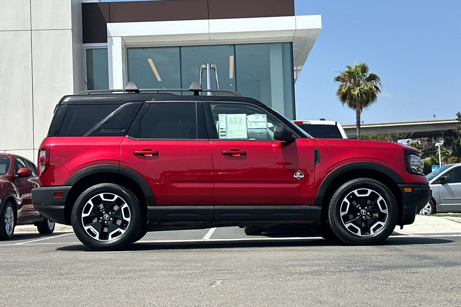 Certified 2021 Ford Bronco Sport Outer Banks w/ Outer Banks Package AWD/4WD image 2
