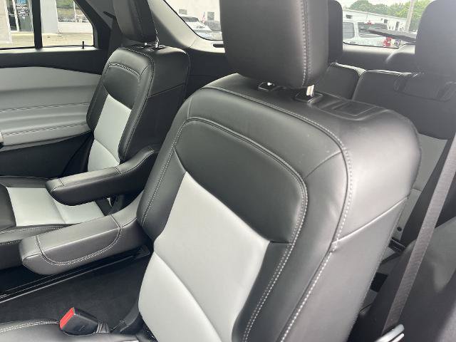 Certified 2022 Ford Explorer XLT w/ Equipment Group 202A AWD/4WD image 7