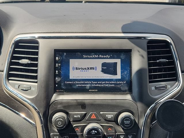Used 2018 Jeep Grand Cherokee Limited AWD/4WD image 16