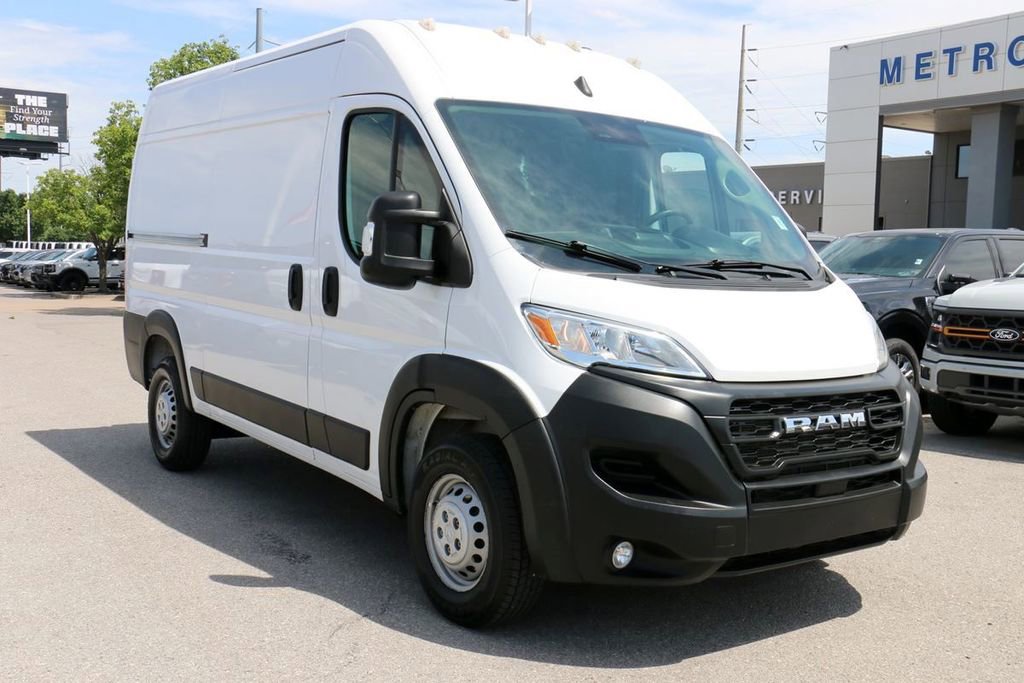 Used 2024 RAM ProMaster 2500 w/ Convenience Group FWD image 3