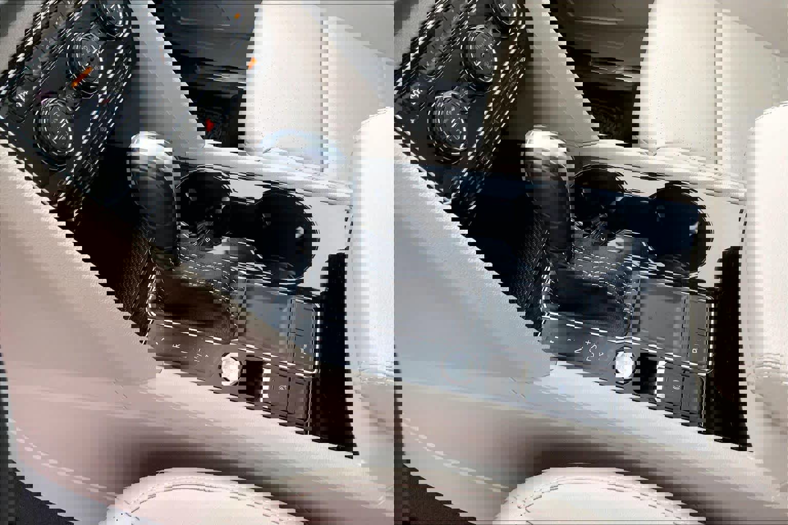 Used 2023 Volkswagen Atlas SE w/ Black Wheel Package image 16