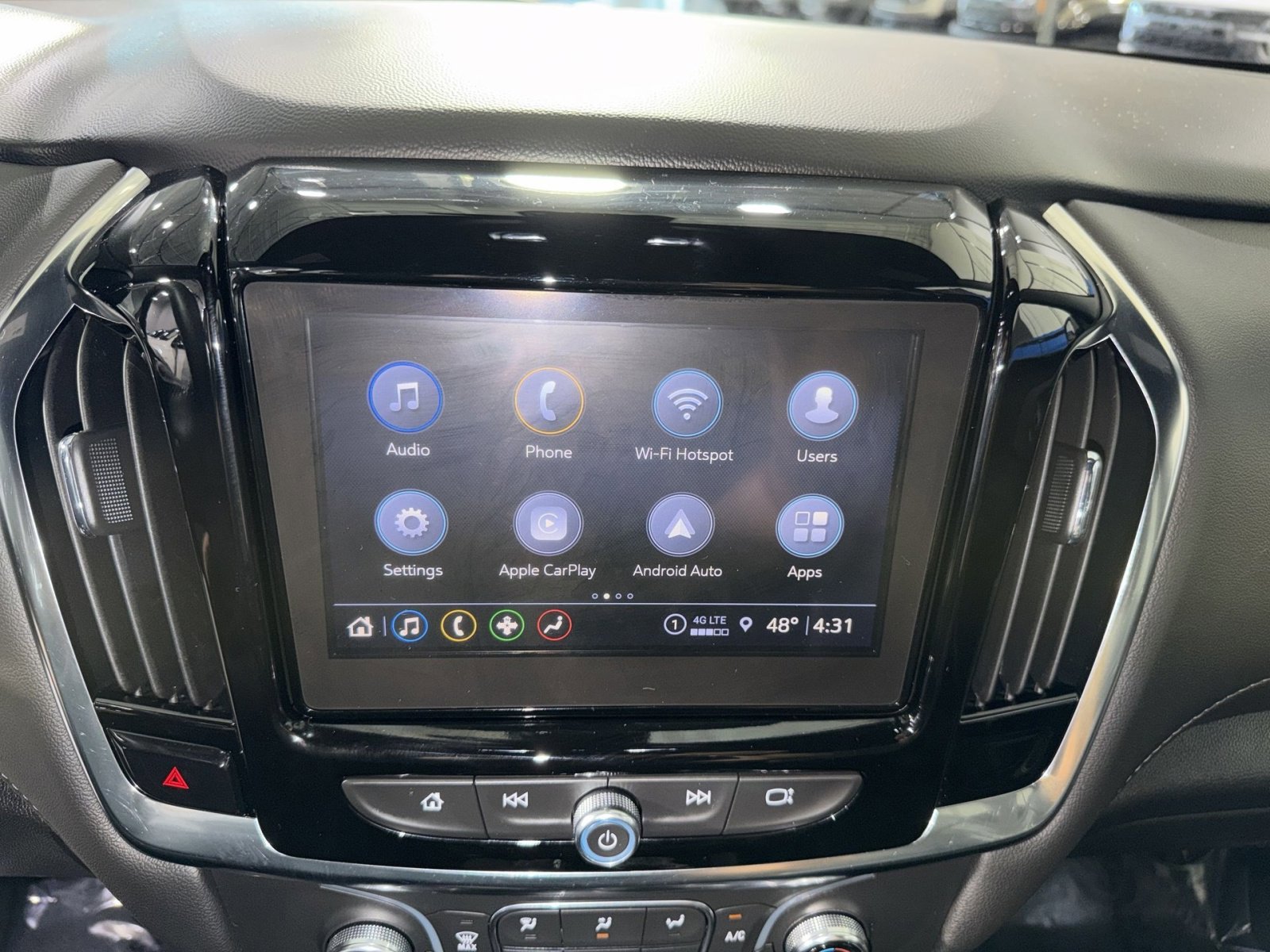 Used 2023 Chevrolet Traverse LT image 22