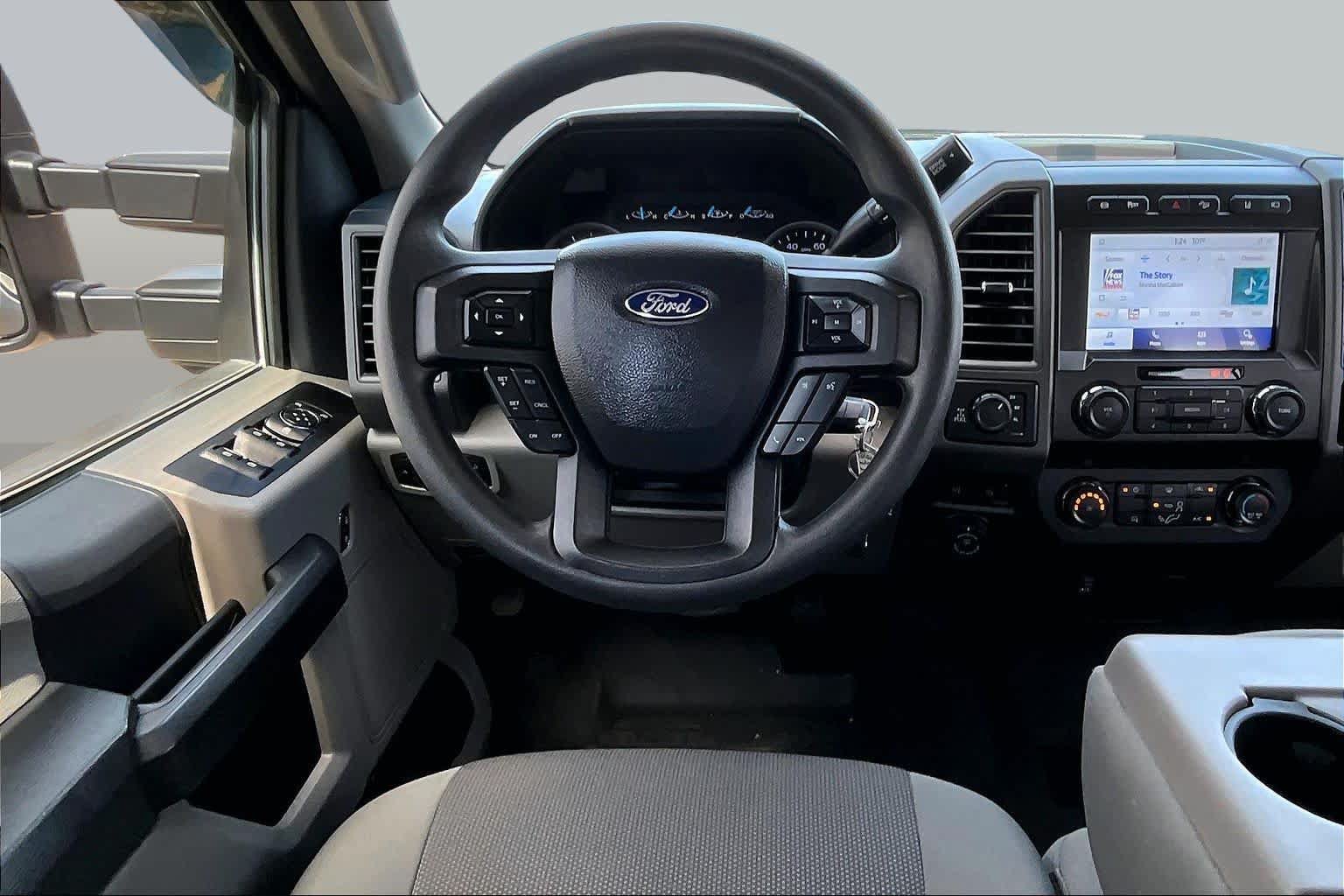 Certified 2022 Ford F250 4x4 Crew Cab Super Duty image 6