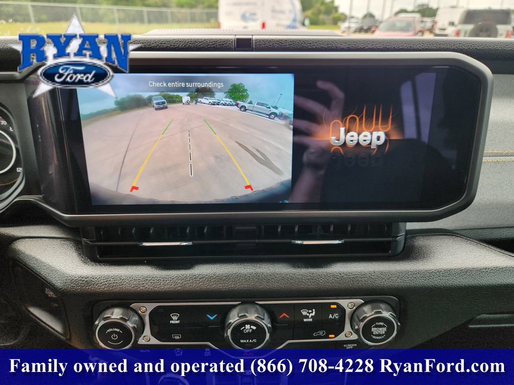 Used 2025 Jeep Wrangler Unlimited Sport AWD/4WD image 13