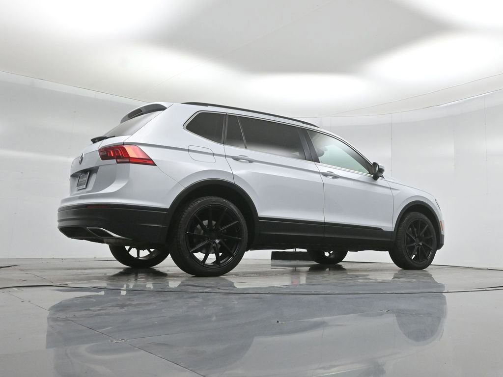 Used 2019 Volkswagen Tiguan SE w/ Panoramic Sunroof Package FWD image 48
