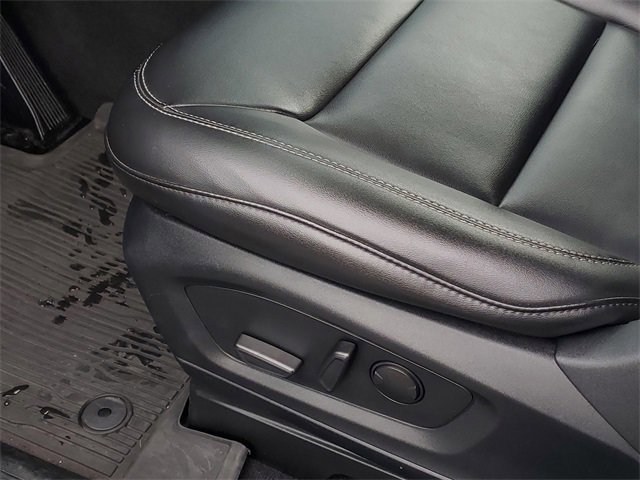 Certified 2022 Ford Explorer XLT w/ Equipment Group 202A image 13