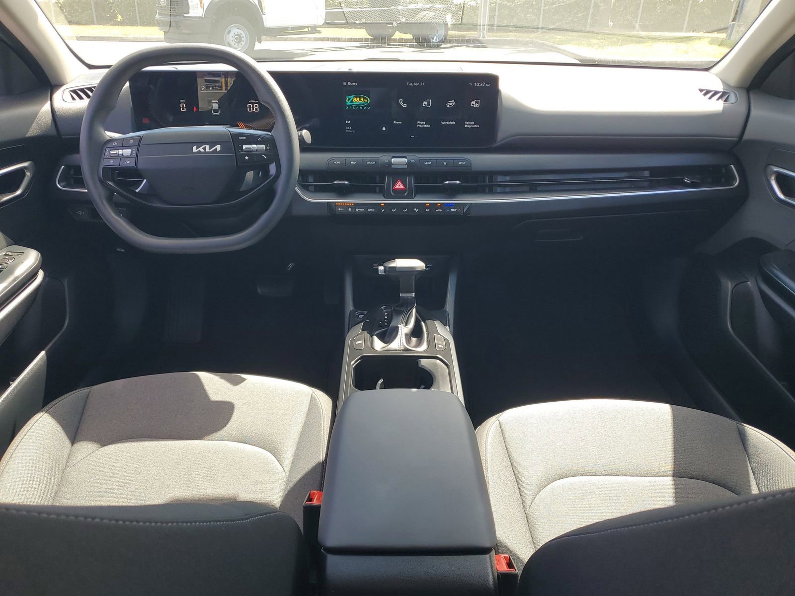 Used 2025 Kia K4 LX image 12