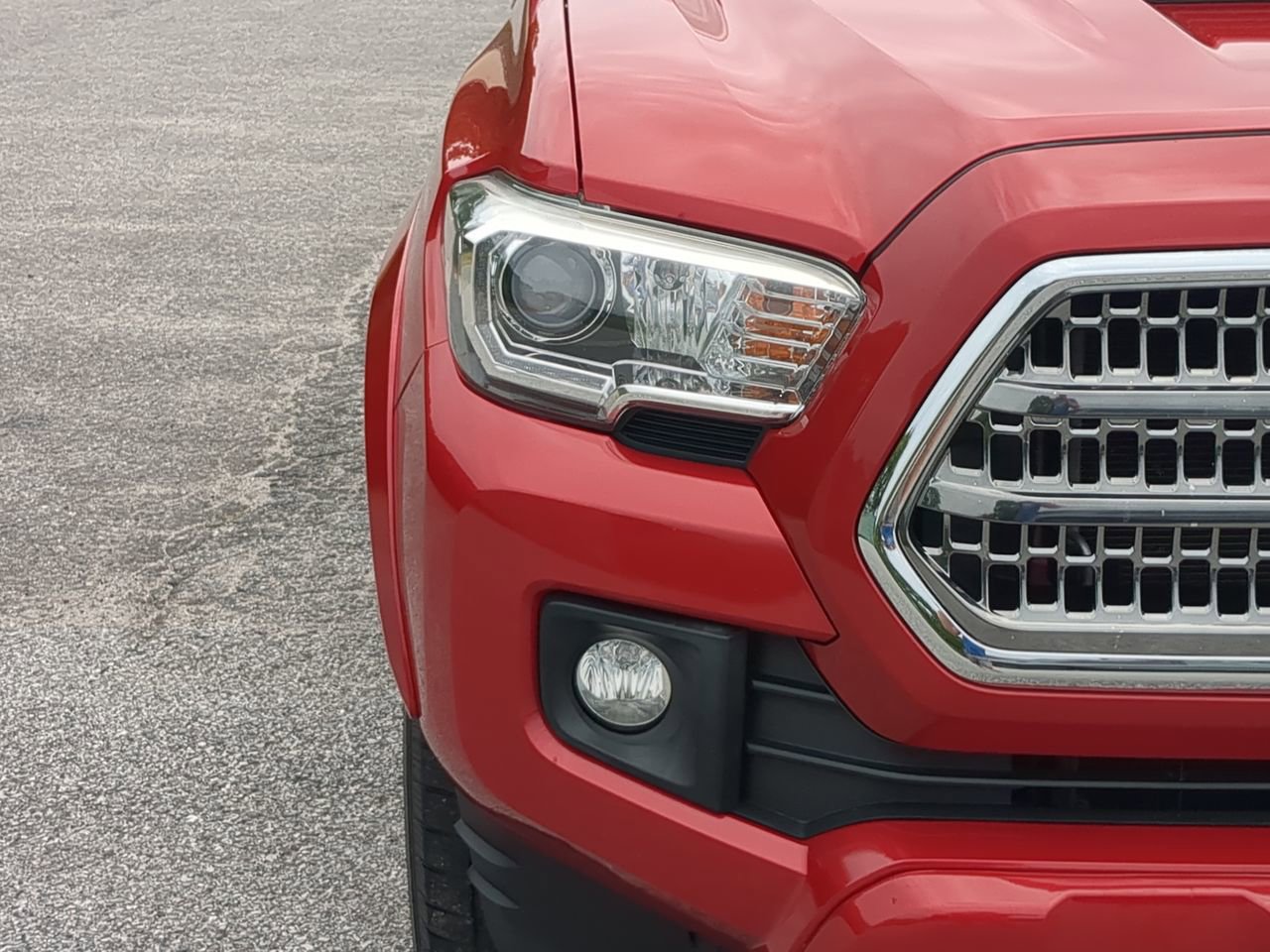 Used 2017 Toyota Tacoma TRD Sport w/ Tow Package (A/T) AWD/4WD image 8