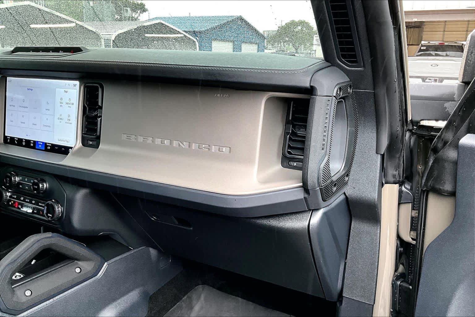 Certified 2025 Ford Bronco Outer Banks w/ Sasquatch Package AWD/4WD image 19