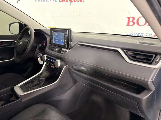 Used 2019 Toyota RAV4 LE FWD image 31