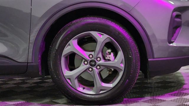 Certified 2025 Ford Escape ST-Line FWD image 21