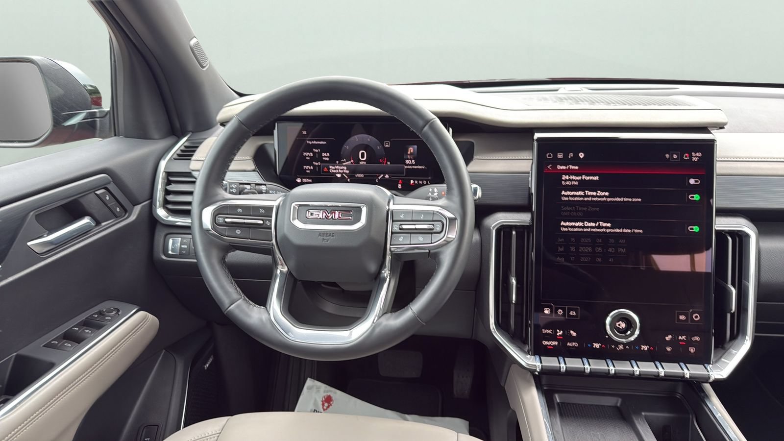 Used 2026 GMC Acadia Elevation w/ Elevation Premium Package FWD image 13