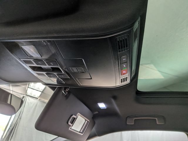 Used 2024 Volkswagen Tiguan SE R-Line w/ MDO Package, Two-Row AWD/4WD image 16