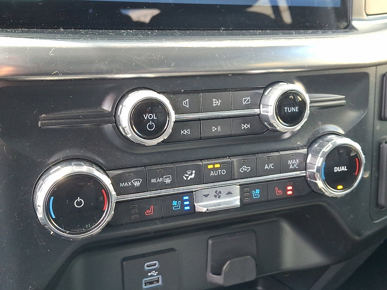 Certified 2022 Ford F150 Lariat w/ Equipment Group 501A Mid image 16