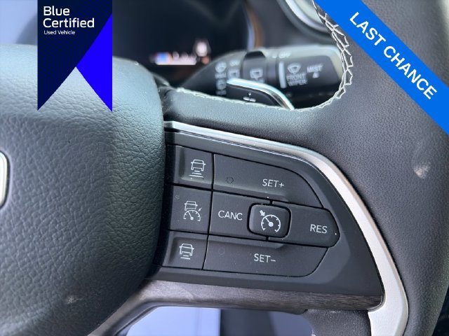 Used 2025 Jeep Grand Cherokee L Limited AWD/4WD image 13