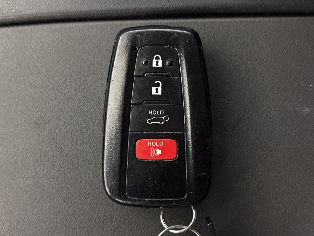 Used 2023 Toyota Highlander Limited AWD/4WD image 33