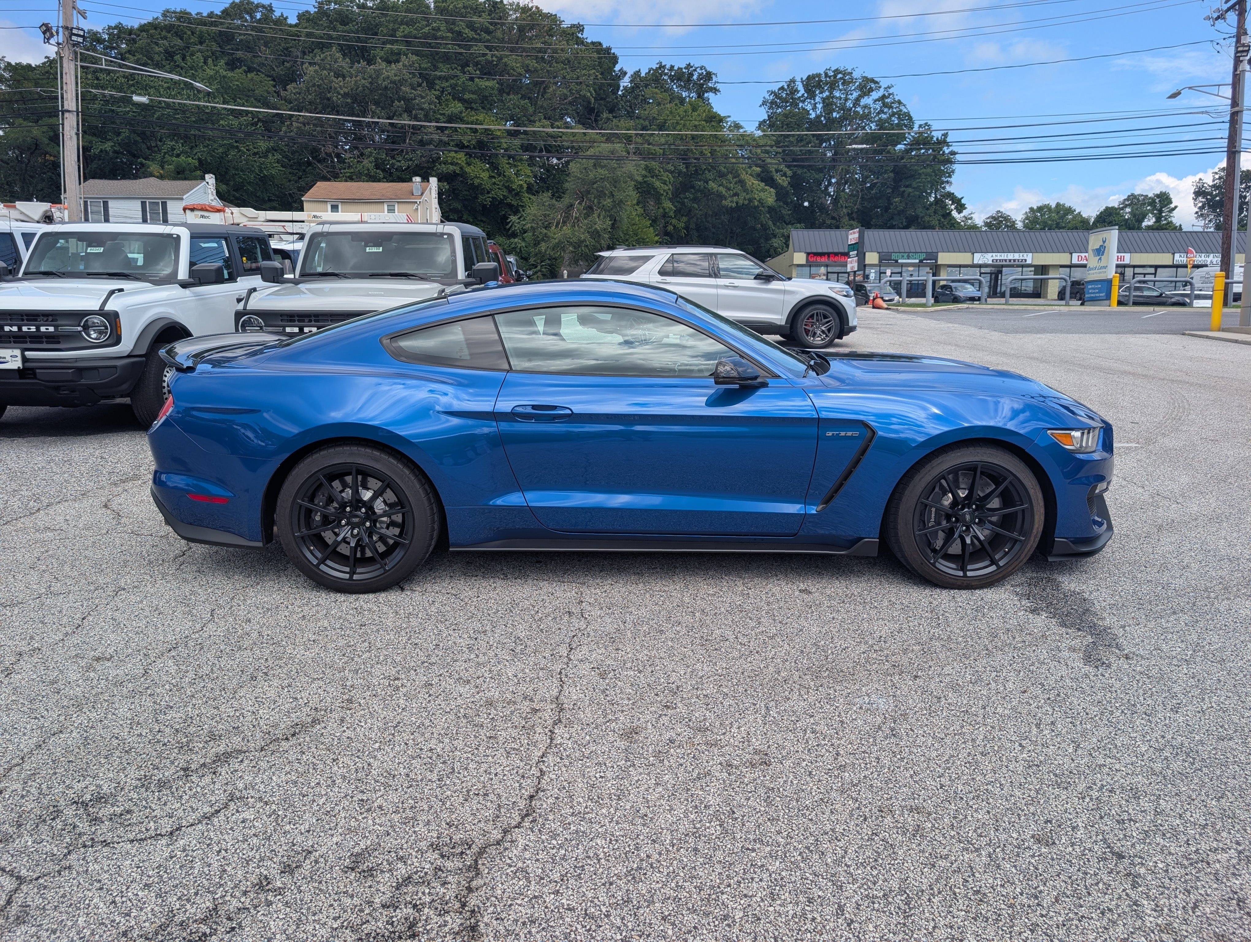 Certified 2017 Ford Mustang Shelby GT350 w/ Electronics Package RWD image 8