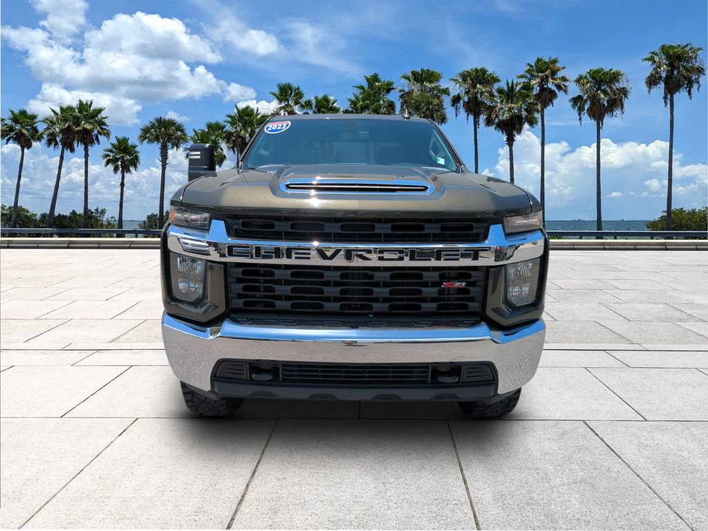 Used 2023 Chevrolet Silverado 2500 LT AWD/4WD image 2