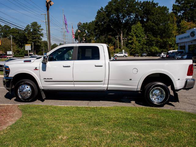 Used 2025 RAM 3500 Limited AWD/4WD image 3
